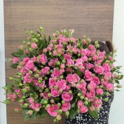 Большой букет кустовых роз 19 шт