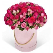 КОМПОЗИЦИЯ С РОЗОВЫМИ РОЗАМИ В КОРОБКЕ