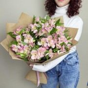 Альстромерии в крафте 11 шт