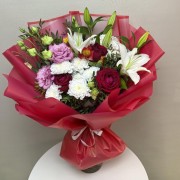 Букет с лилиями