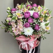 Цветы в большой коробке