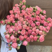 Букет из кустовых роз 19 шт